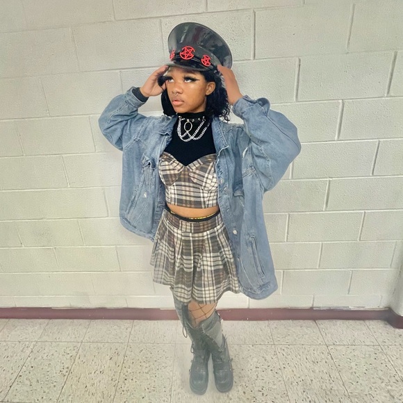 Meet your Posher, Kimora - Picture 1 of 1